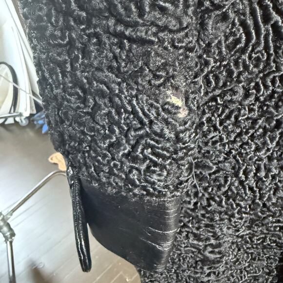 Vintage Carl W. Herrmann Persian Lamb Fur Coat w/ Leather Trim & Brass Hardware - Picture 12 of 16